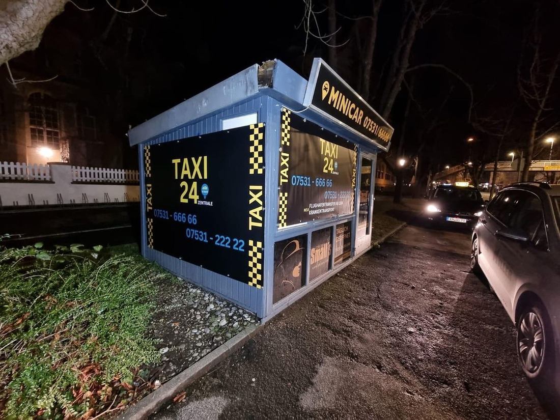 Taxi24 Minicar Zentrale Konstanz bei Nacht